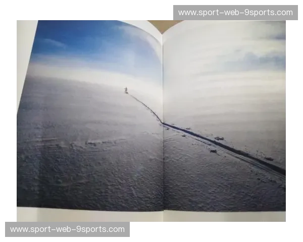 天空vs风暴：一场关于力量与宁静的对话